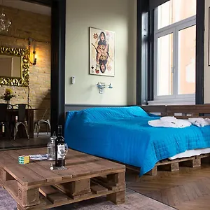 https://walnuttree-loft-style-prestige-apartment.inbudapesthotels.com